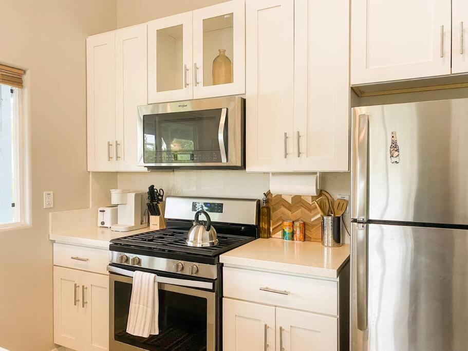 Apartamento Hibiscus Hale, Full Kitchen, King Bed, Parking Keaau Exterior foto