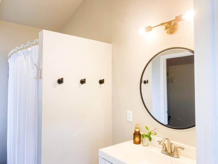 Apartamento Hibiscus Hale, Full Kitchen, King Bed, Parking Keaau Exterior foto